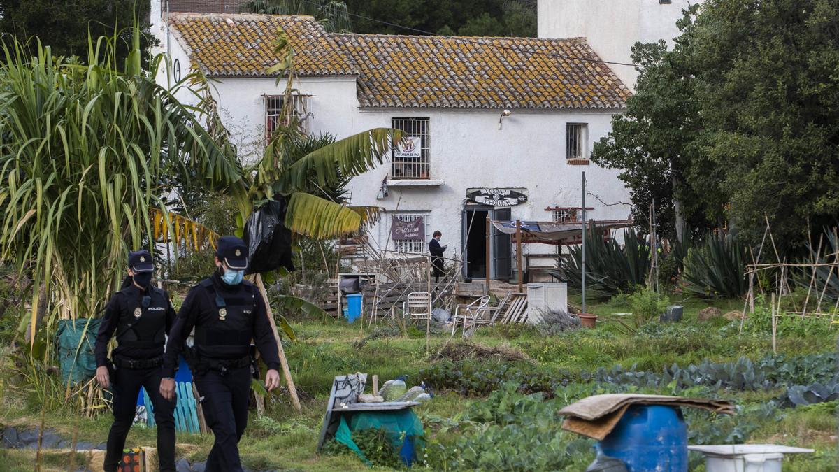 Desalojo y cargas policiales en un casal okupa en Benimaclet