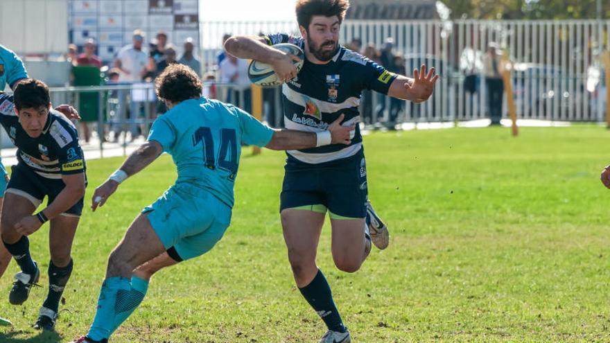 El jugador de La Vila Nacho Müller en el partido de la primera vuelta ante el Barça