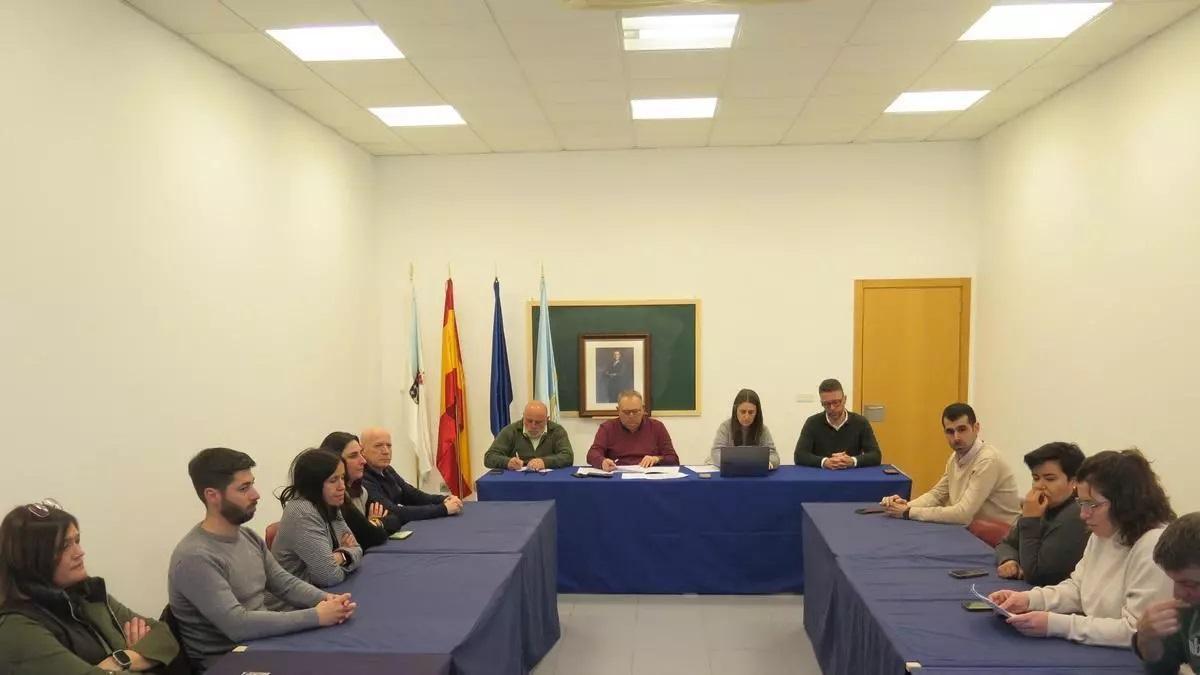 La corporación municipal durante la última sesión plenaria celebrada en la localidad.
