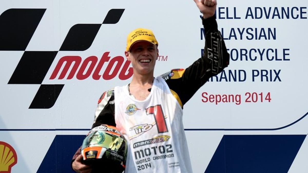 Esteve 'Tito' Rabat celebra en Sepang el podio en Moto2 y el título de la categoría