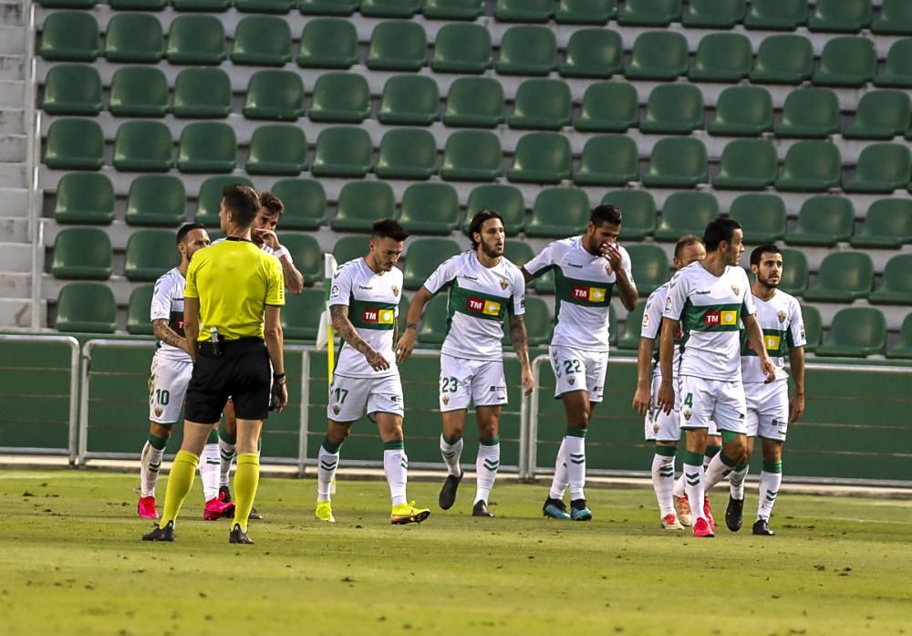 Partido entre el Elche y el Real Oviedo