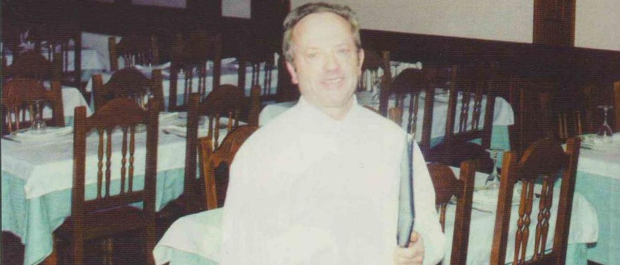 Francisco García Villanueva, en su restaurante en 1998.