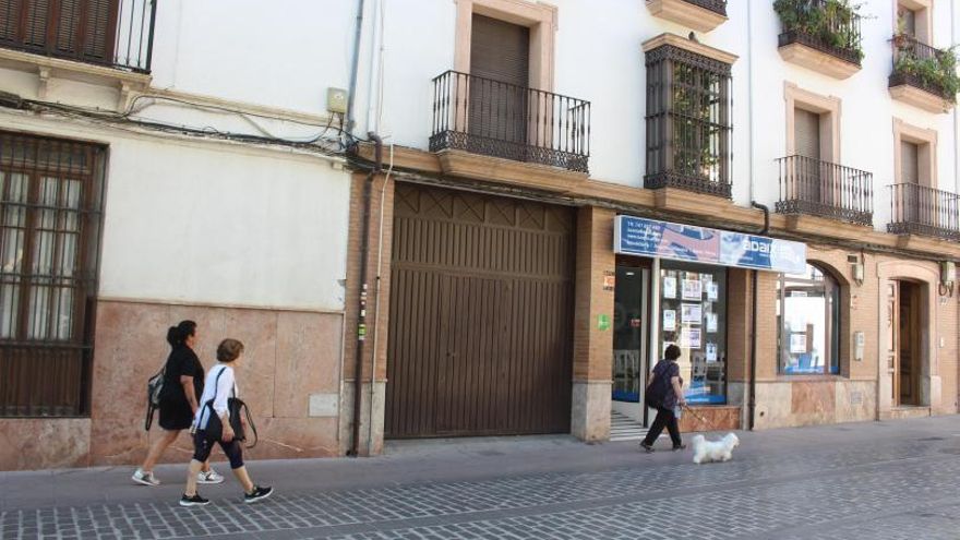 Exterior de los alfolíes ducales, en el Paseo del Coso.