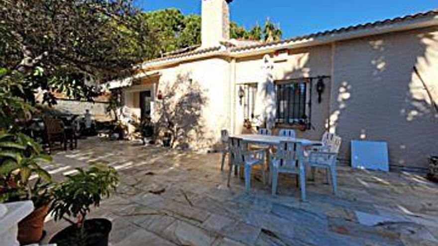 795.000 € Venta de casa en Arroyo de la Miel (Benalmádena) 181 m2, 5 habitaciones, 4 baños, 4.392 €/m2...