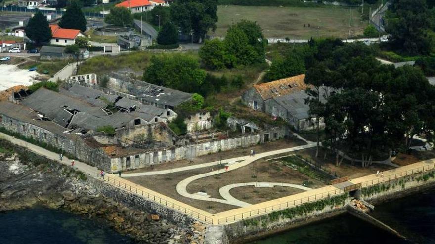 Imagen aérea de los terrenos de Massó que el Concello reclama a la Autoridad Portuaria. // Iñaki Abella