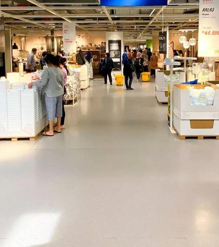 Adiós a la lámpara de la entrada y a los interruptores: la elegante tira de Ikea que arrasa en ventas