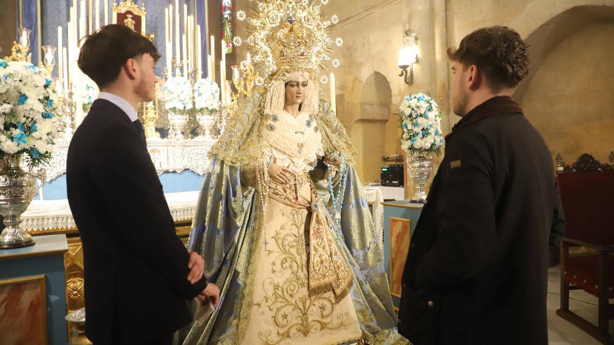 Besamanos de la Virgen de la Alegría este domingo, en Santa Marina, en la festividad de la Inmaculada.