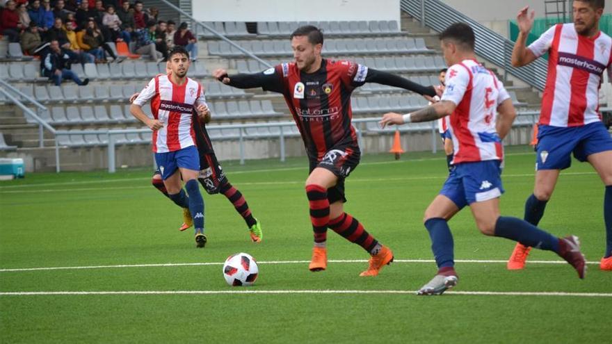 El Salerm Puente Genil brilla para ganar al Betis Deportivo (2-0)