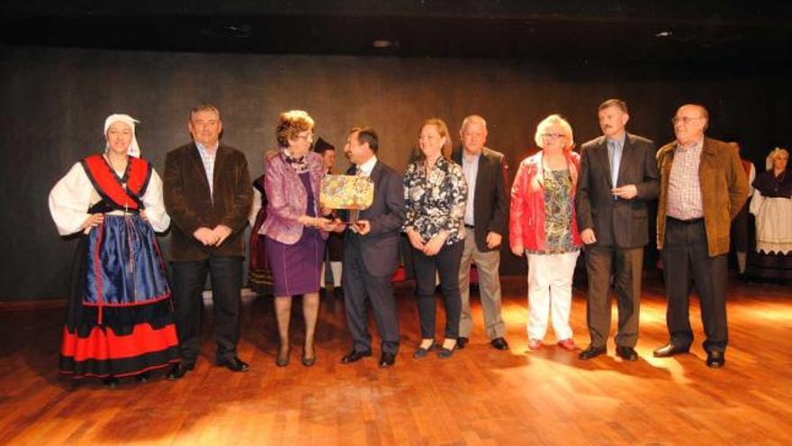 «La Sidrina» reconoce la labor de la Asociación Cabalgata  de Lugones