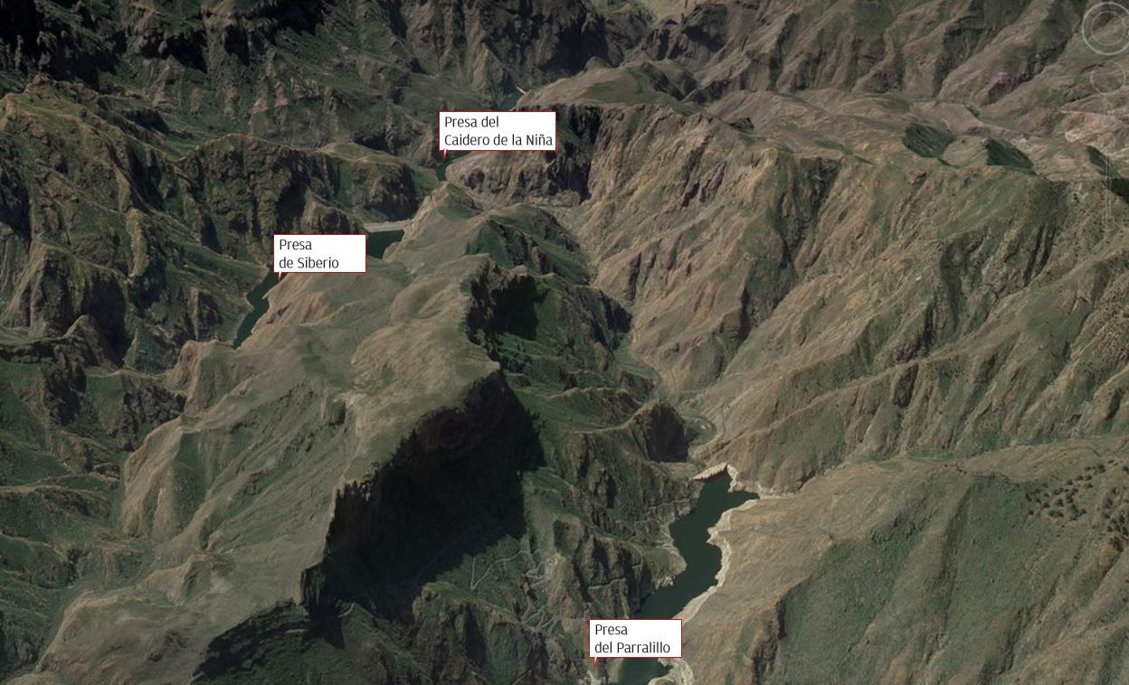 La fortaleza natural se encuentra entre las tres presas de La Aldea, Parralillo, Siberio y Caidero de la Niña