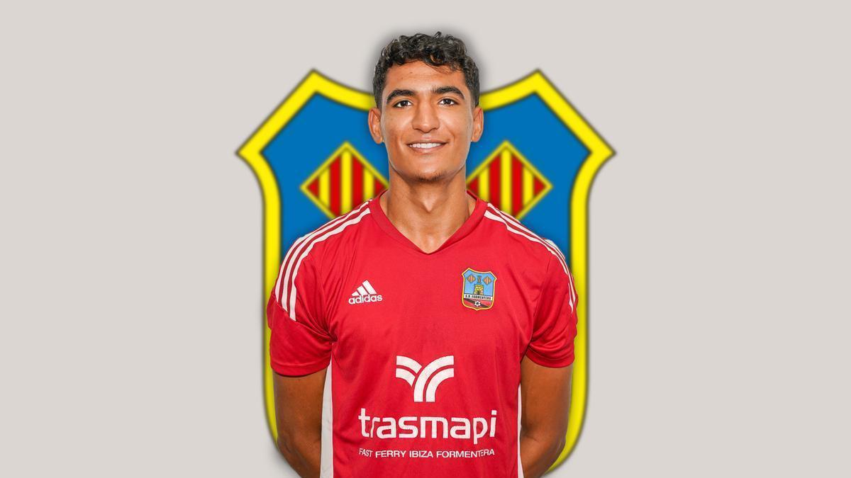 El delantero centro Ismail El Harchi, nuevo fichaje para la SD Formentera 2023-24.