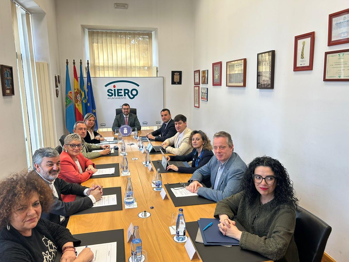 La visita del Gobierno asturiano a Siero, en imágenes La visita del Gobierno asturiano a Siero, en imágenes