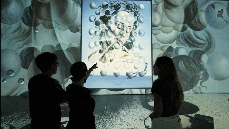 La visió futurista i visionària de Dalí s’instal·la de manera permanent a la Casa Amatller