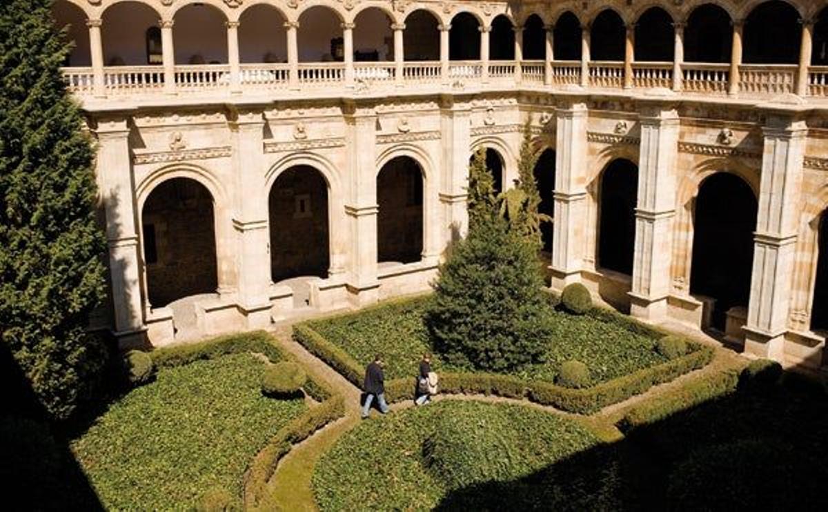 Claustro del Hostal San Marcos.