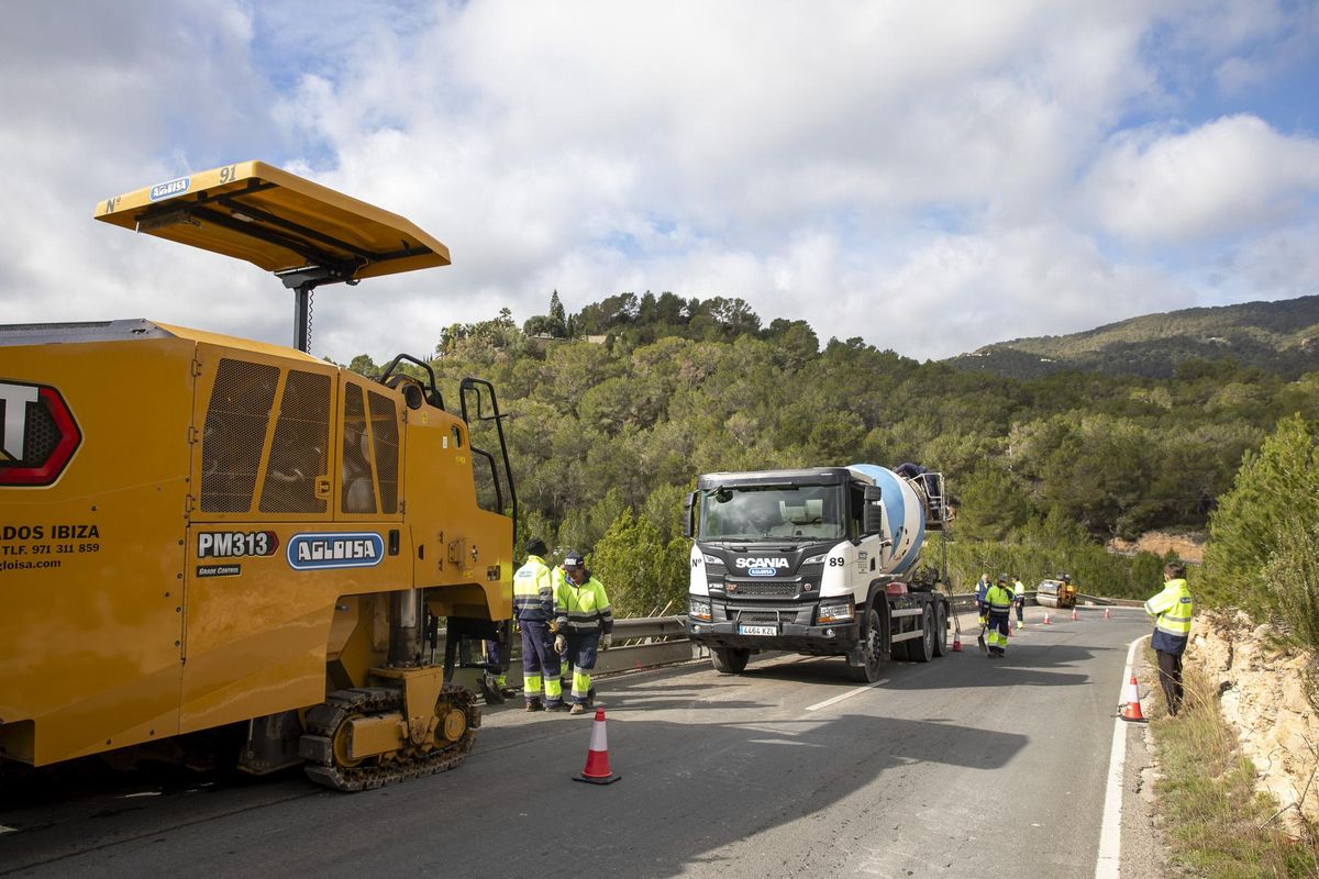 Treballs de reparació de les deficiències detectades en diferents punts de la xarxa viària