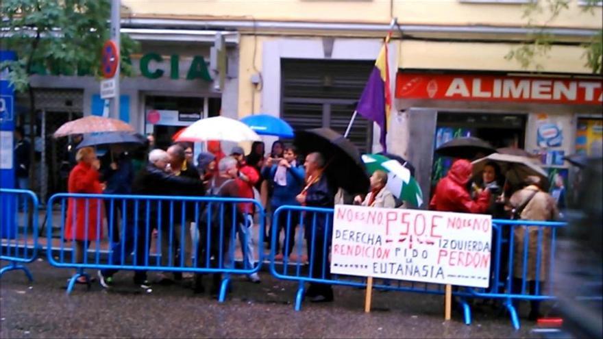 Protestas a las puertas de Ferraz