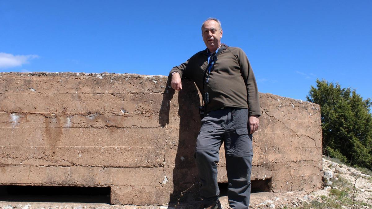 Pablo Schnell en un observatorio republicano en la provincia de Guadalajara.