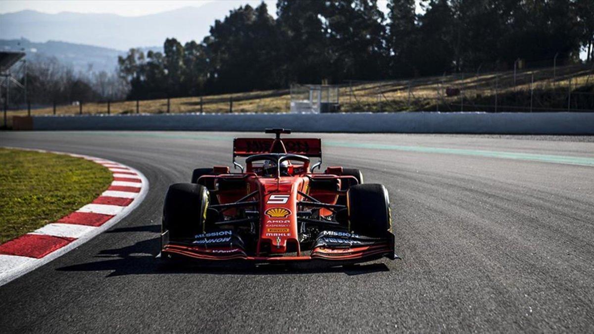 Vettel, al volante del Ferrari SF90 en Barcelona