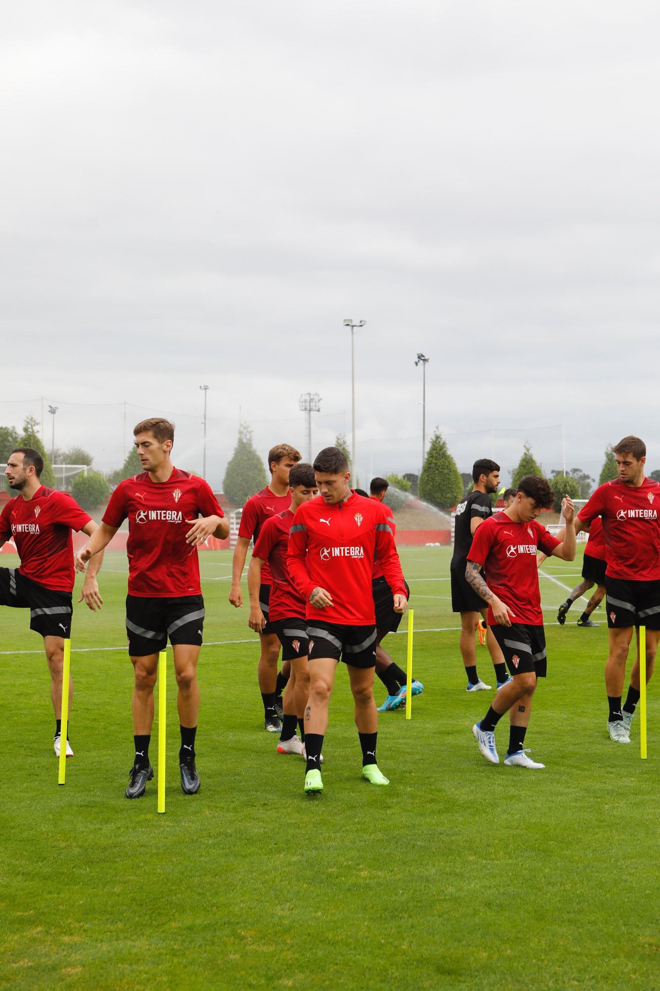 Irarragorri visita a Mareo y Cote y Jordan Carrillo se unen a los entrenamientos del Sporting