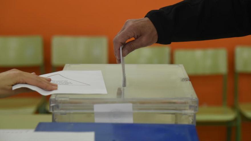 La participació baixa quatre punts a Catalunya i Espanya respecte a les eleccions de l&#039;abril