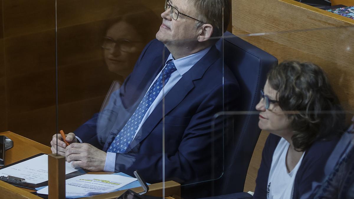 El president de la Generalitat valencia, Ximo Puig, junto a Mónica Oltra.