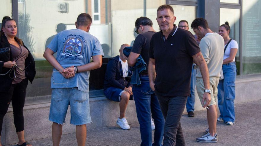 Miguel Ángel Sánchez, la semana pasada, a su llegada a la asamblea de trabajadores que desconvocó la huelga. | // GERMÁN BARREIROS/ ROLLER AGENCIA