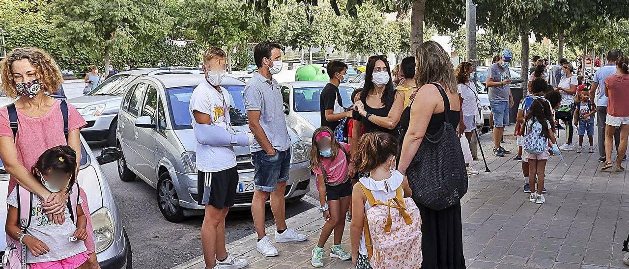 Los alumnos en los colegios tendrán clase el lunes 11 de octubre y en los institutos, no. | HÉCTOR FUENTES