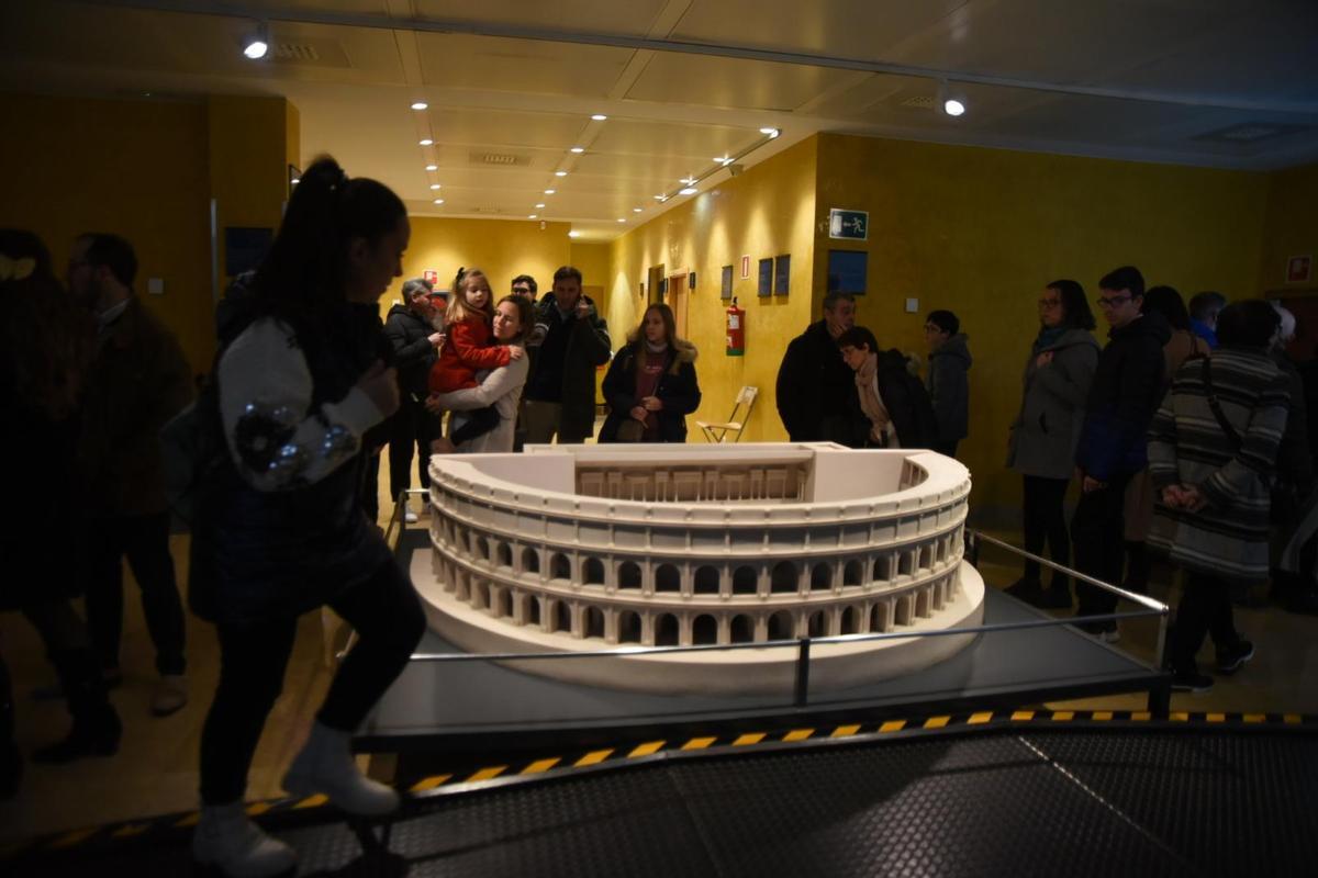 En imágenes | Gran ambiente en los museos de Zaragoza por San Valero
