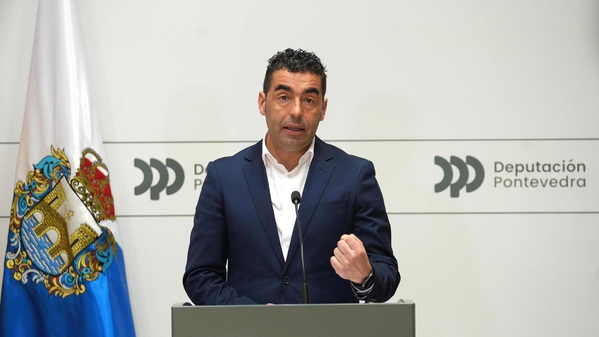 Luis López, al anunciar la decisión