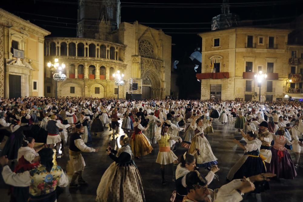 Dansà de las Fallas a la Vírgen