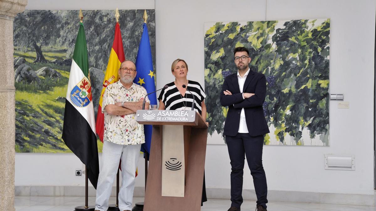 Inauguración de la exposición de Ramón de Arcos este miércoles en la Asamblea de Extremadura.