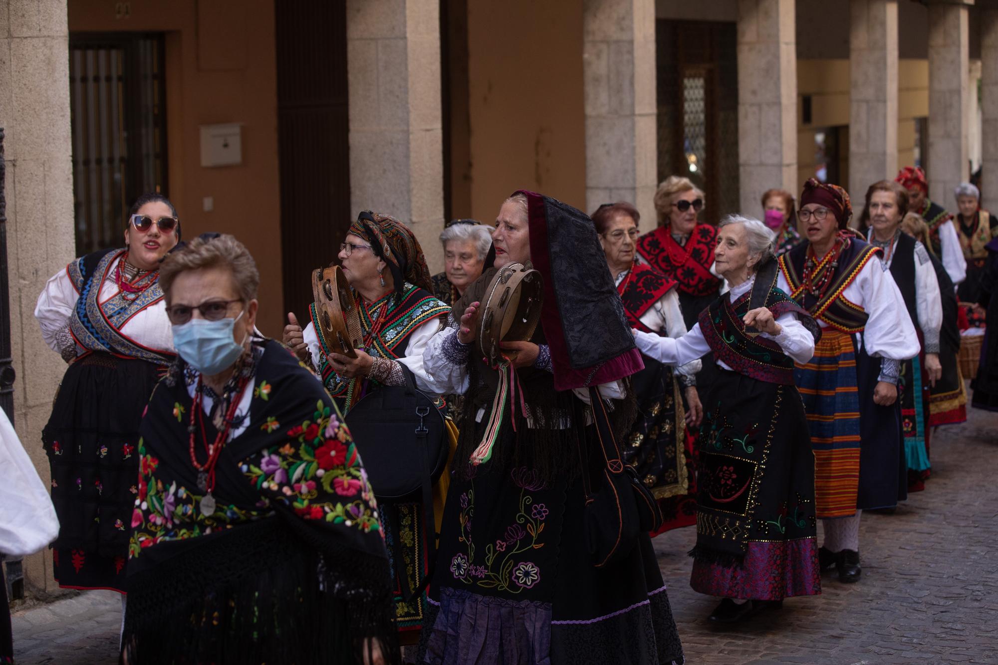 Desfile de indumentaria tradicional de Zamora