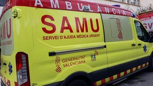 Archivo - Imagen de archivo de una ambulancia del SAMU en Alicante.