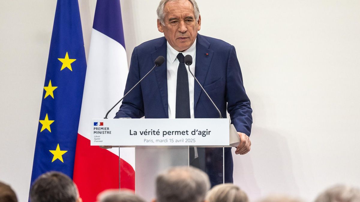 El primer ministro francés, François Bayrou, en la rueda de prensa ofrecida este martes en París.
