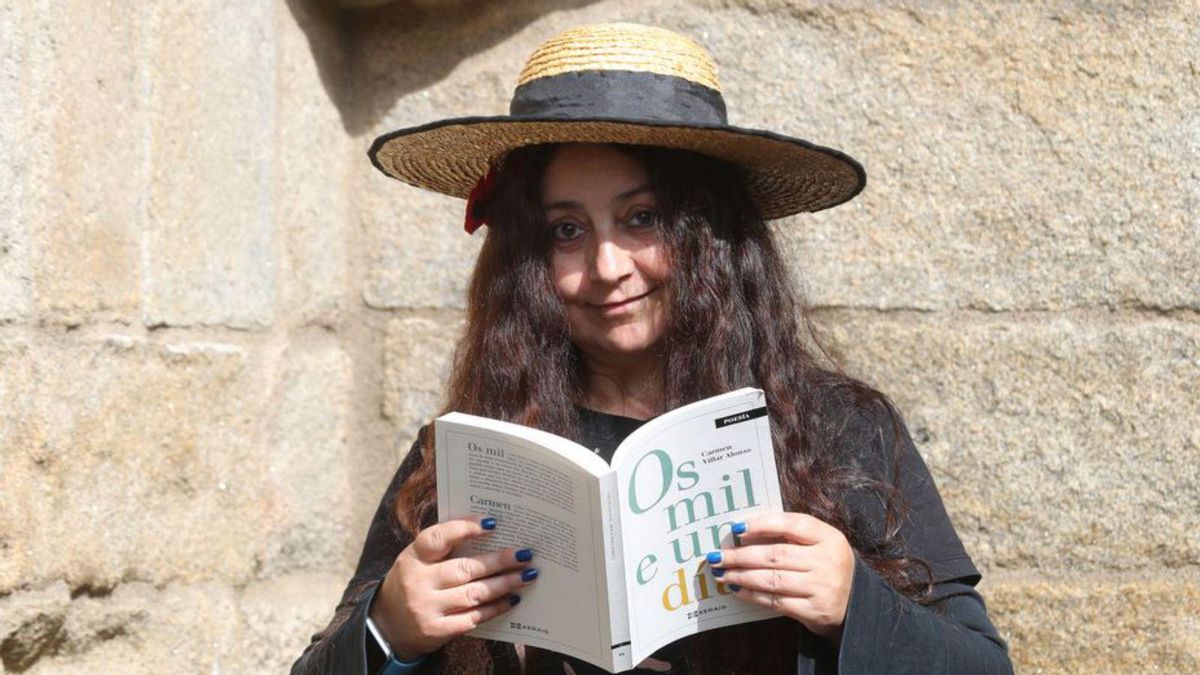 Carmen Villar co seu fotopoemario «Os mil e un días».