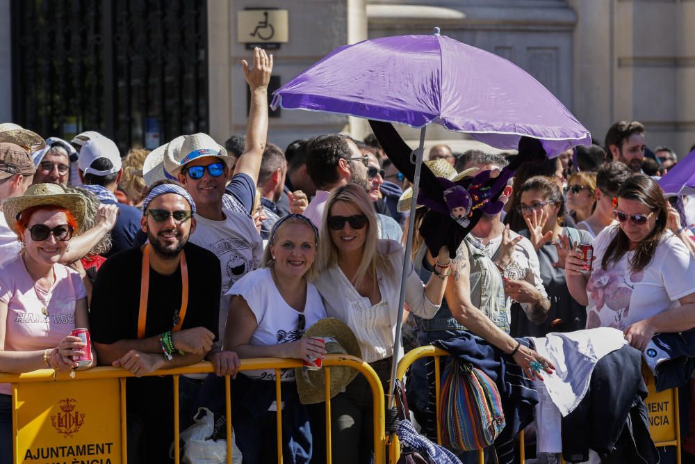 Búscate en la mascletà del 8 de marzo