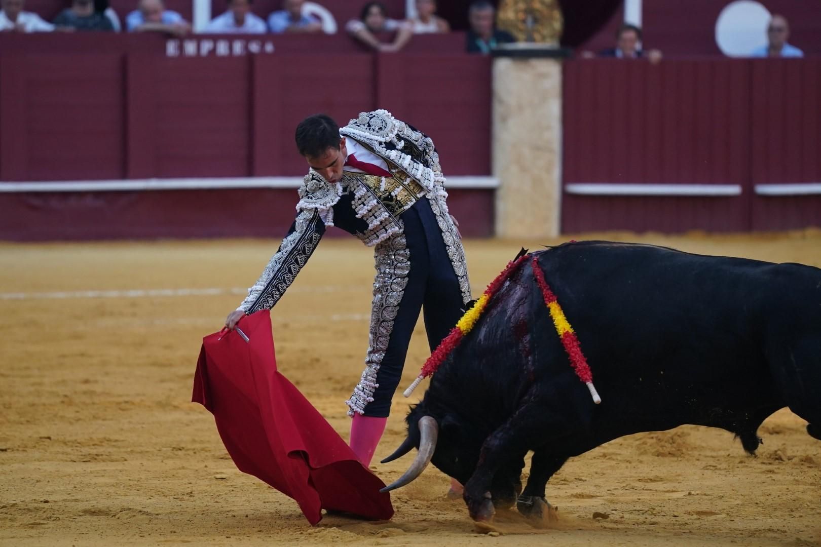 Toros en la Feria I Sexta corrida de abono y puerta grande de Roca Rey