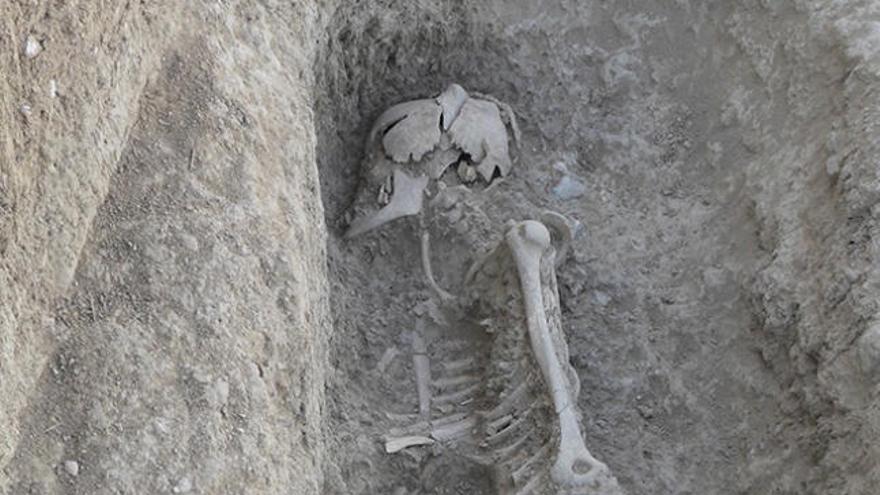 Un taller de empleo en Cártama descubre un cementerio medieval