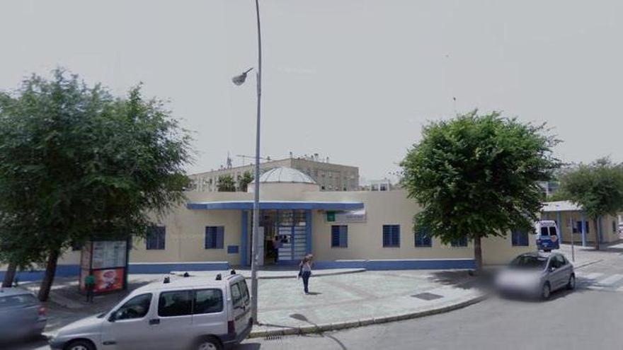 Una enfermera se enfrenta a cinco años de cárcel tras consultar 80 veces el historial clínico de la exmujer de su marido