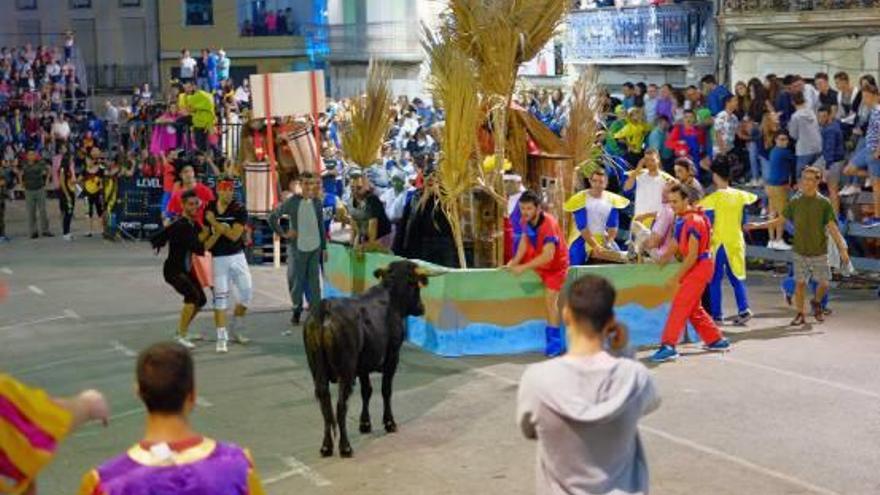 Vaquillas y toros en las fiestas de la Font de la Figuera