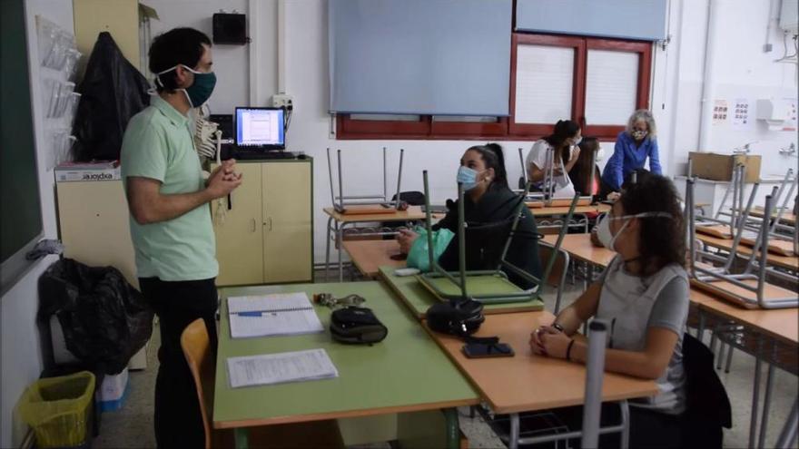 Els alumnes del cicle formatiu del Guillem de Berguedà de nou a l'aula