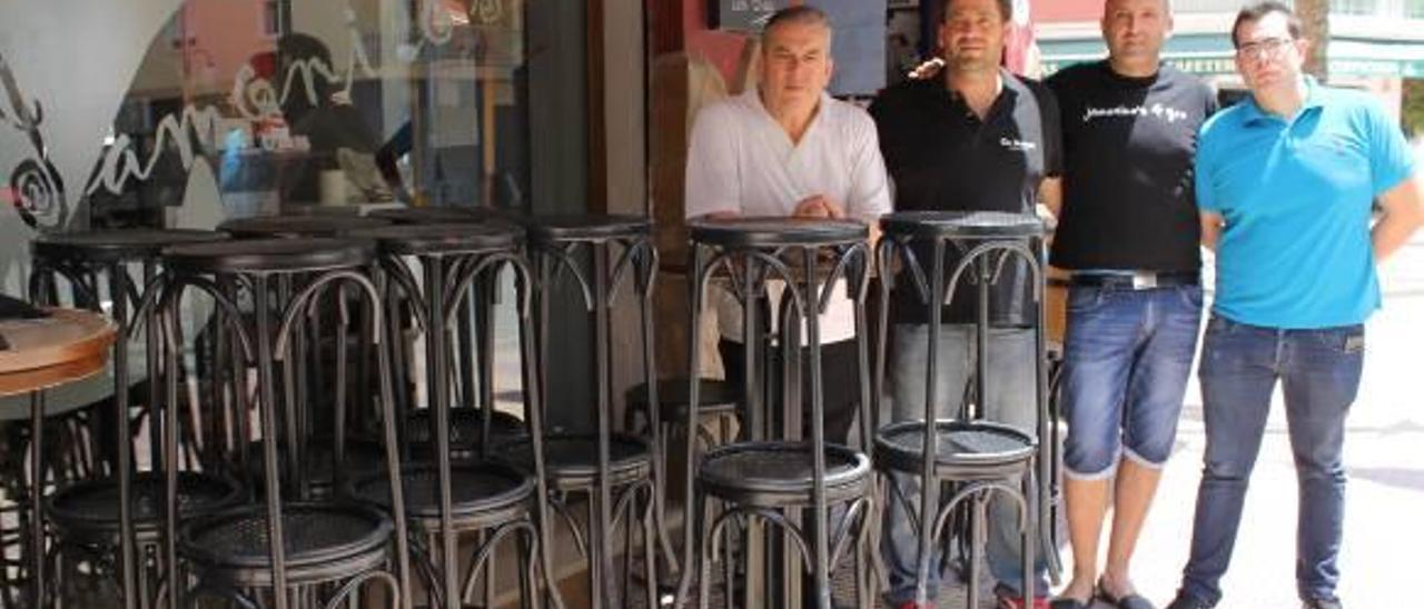 Cullera elimina las terrazas de 4 bares en pleno verano por temor al ruido
