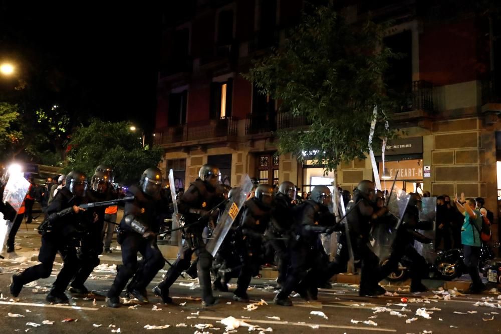 Segona jornada d'incidents violents a Barcelona