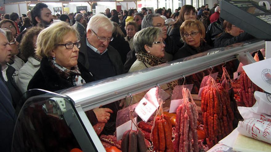 Requena combate el último temporal de frío con sus mejores embutidos