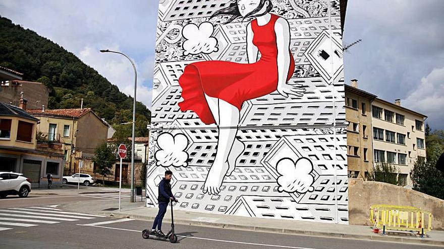 Un dels murals del projecte, ahir a Ripoll.  | ACN