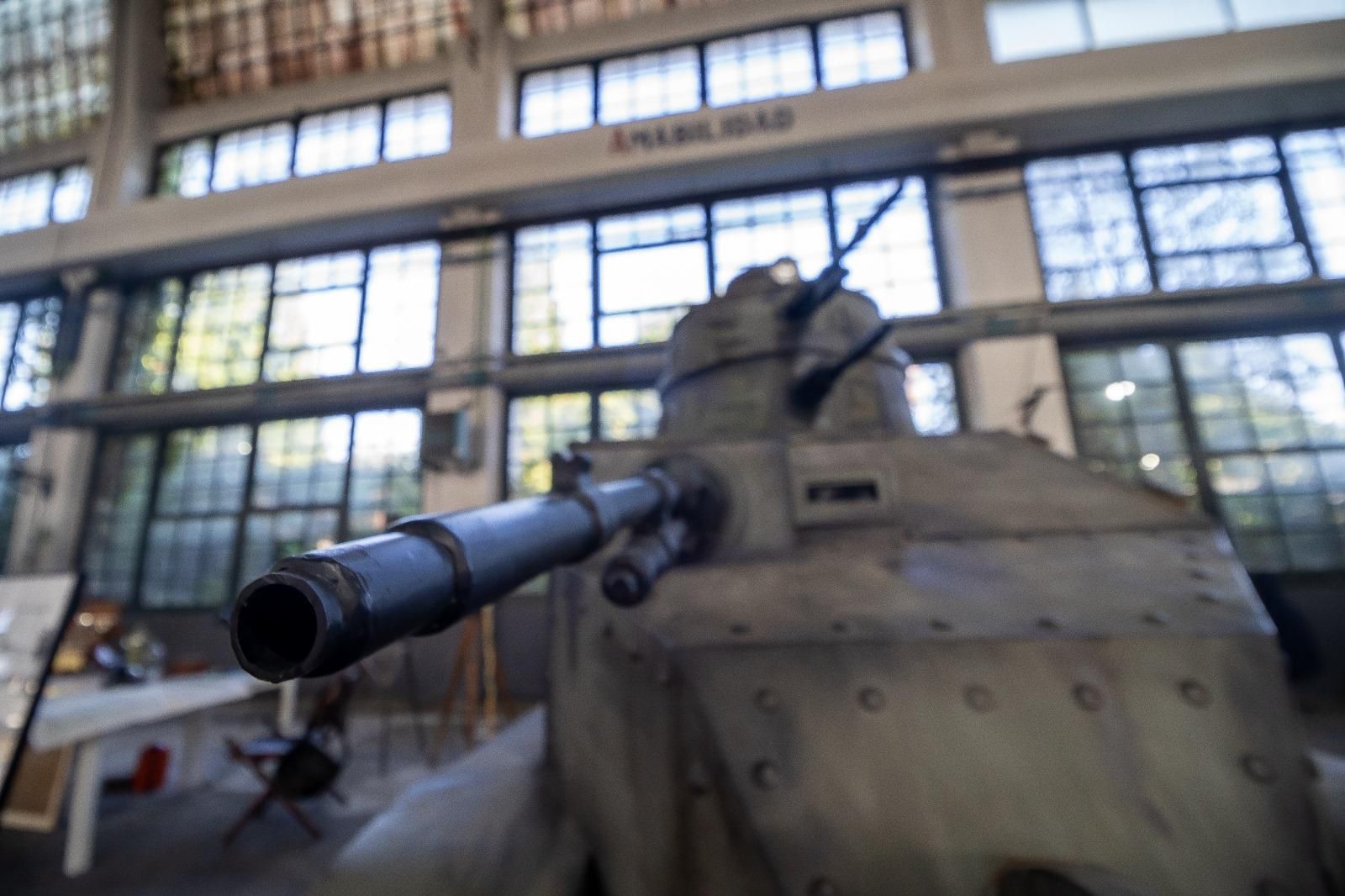 Visitas escolares a la exposición de Defensa en La Vega