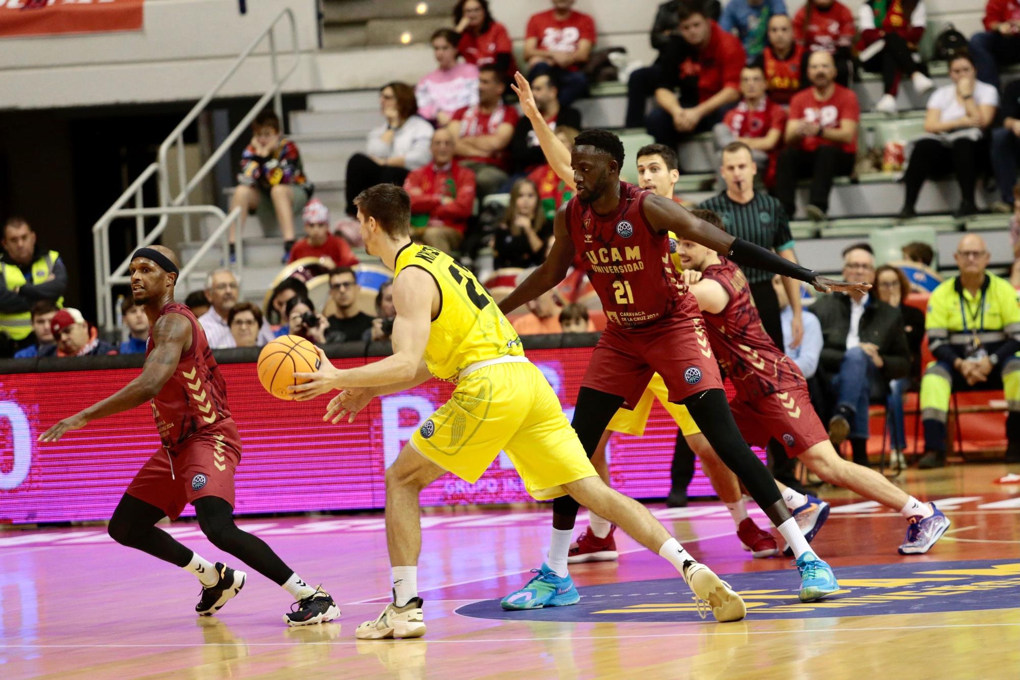 Las imágenes del partido UCAM Murcia - Falco Vulcano