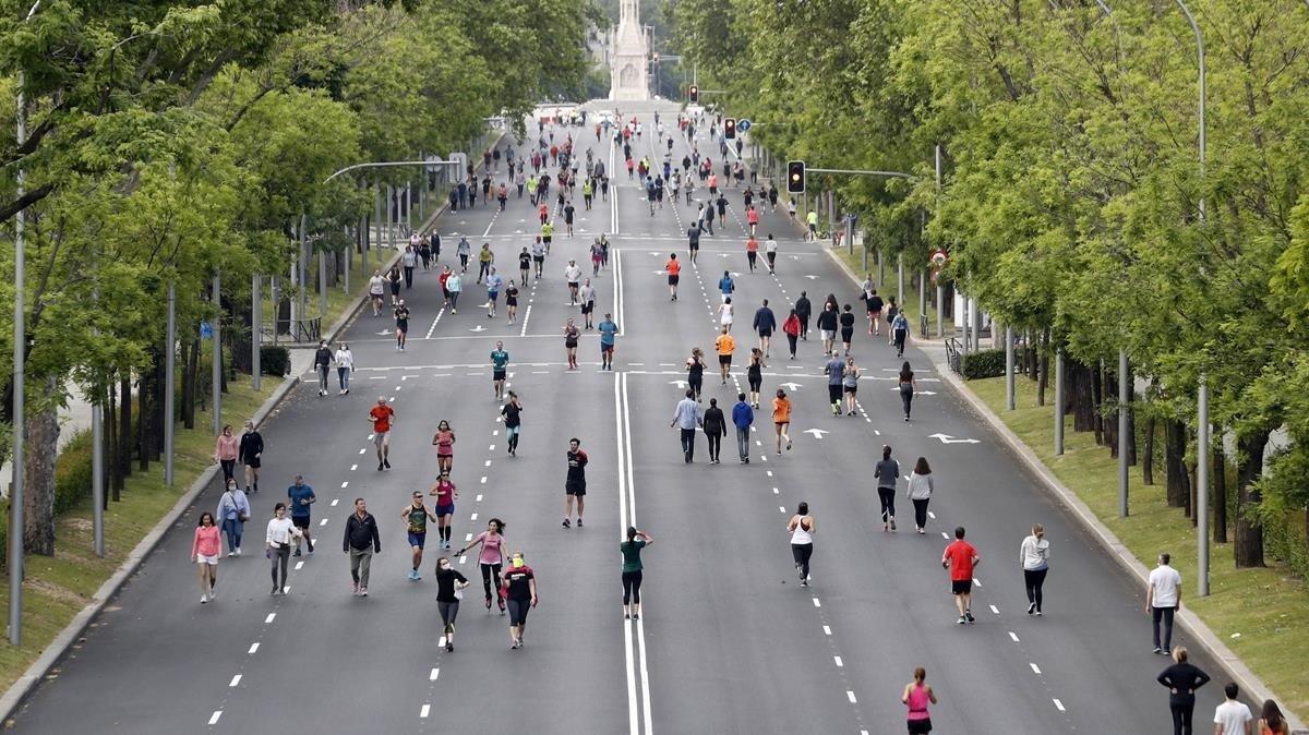 Vista del paseo de la Castellana, en Madrid, cortada al tráfico