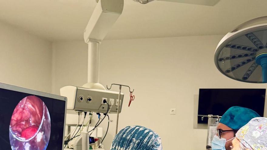 El equipo de Cirugía Pediátrica de Quirónsalud Málaga realiza la primera cirugía toracoscópica de atresia esofágica en un recién nacido en la sanidad malagueña