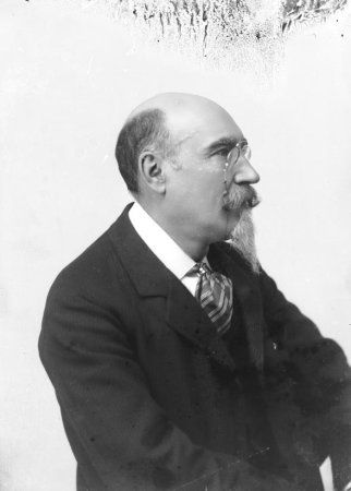 José Echegaray - Escritor (1902)